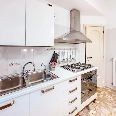 Apartamento ' Parking Private ' Centro 10min Santa Margherita 15 Min Da Portofino *